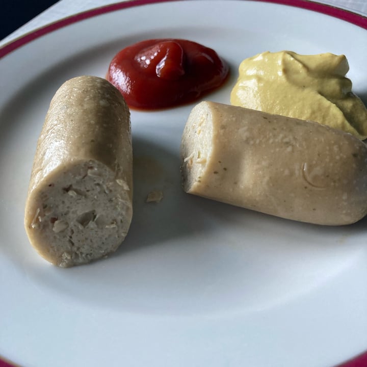 photo of Rügenwalder Mühle vegane Mühlen Weisswurst shared by @alcatzonexglianimali on  08 May 2024 - review