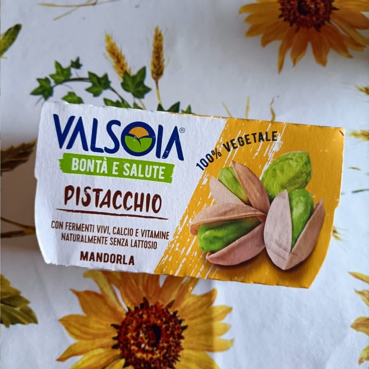 photo of Valsoia yogurt al pistacchio shared by @susberry on  09 Aug 2025 - review