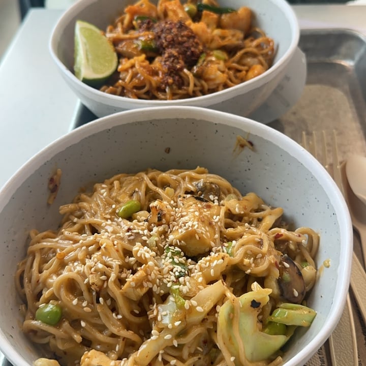 photo of honeygrow Vegan Garlic Noodles With Tofu And Mushrooms shared by @fabulousrabbit35 on  17 Jan 2025 - review