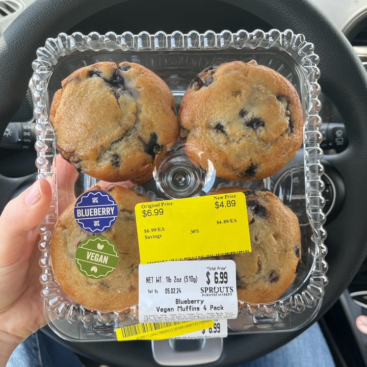 photo of Sprouts Farmers Market Blueberry Muffin 4 Pack shared by @ameriamber on  01 May 2024 - review