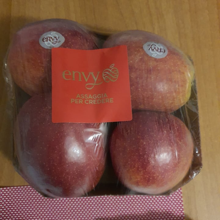 photo of Envy Apples shared by @chiaraar on  14 Nov 2023 - review