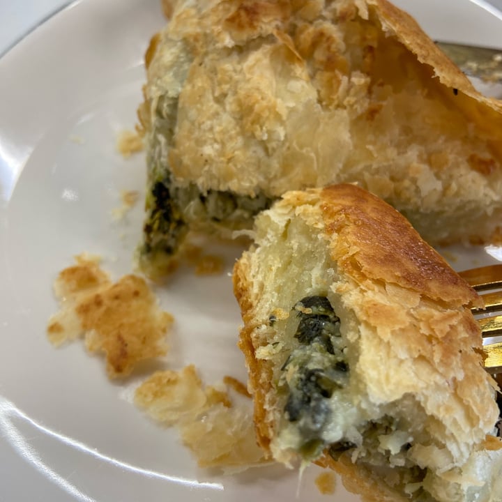 photo of Canela Vegan Bakery & Cafe Spinach and Ricotta Roll shared by @sterlinglinford on  19 Aug 2023 - review
