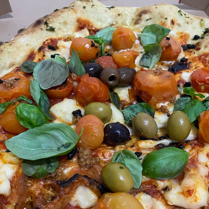 photo of Almacén de Pizzas │Palermo Hollywood Napolitana Con Ajo shared by @marynasalas on  02 Jun 2024 - review