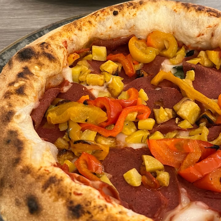 photo of Fuorigrotta Pizzeria Pizza “Sfiziosa vegan” shared by @vegantastecagliari on  18 Aug 2024 - review