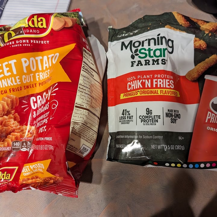 photo of MorningStar Farms chick’n fries pringles original flavored shared by @kornclown7 on  22 Dec 2023 - review