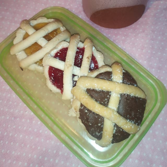 Photo of the dish “crostatine al cioccolato e marmellata Vegan”