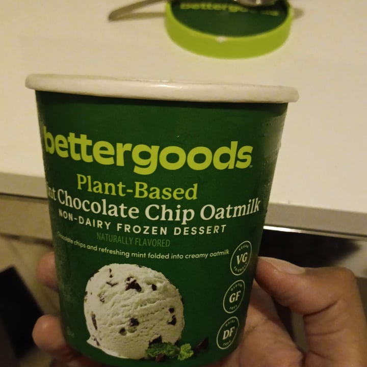 photo of Bettergoods Plant-Based Mint Chocolate Chip shared by @lliguerpr96 on  26 Aug 2024 - review