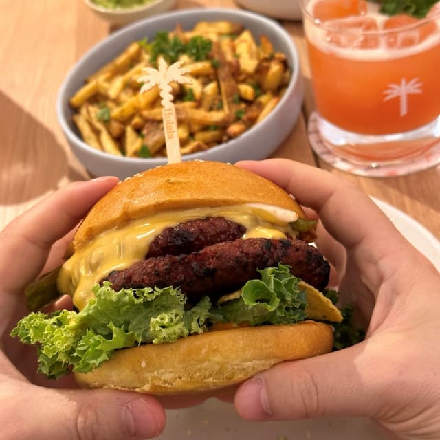 Photo of the dish “Nacho Burger and Chips”