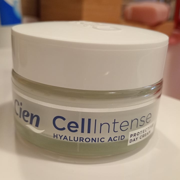 photo of Cien CellIntense Acido Ialuronicon Spf 15 Giorno shared by @marta1977 on  27 Apr 2024 - review