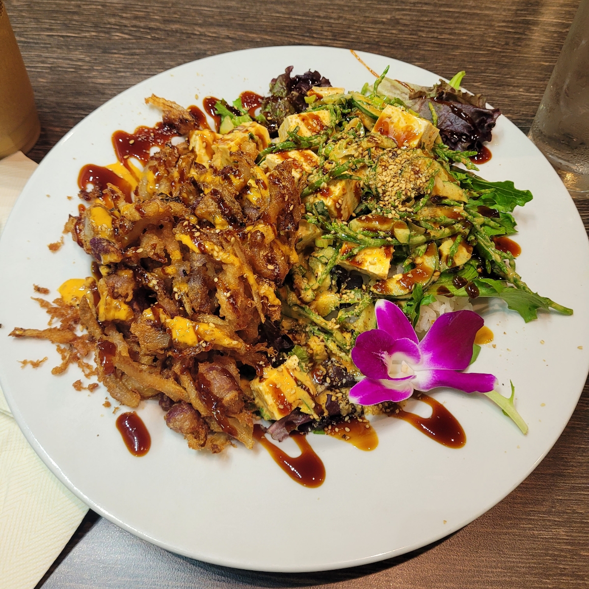 Island Vintage Coffee Royal Hawaiian Center, 2301 Kalakaua