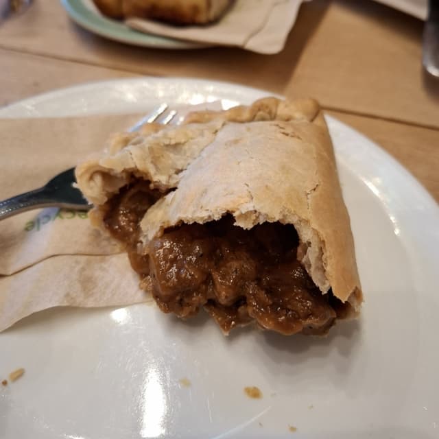Photo of the dish “Steakless pasty with onions and gravy”