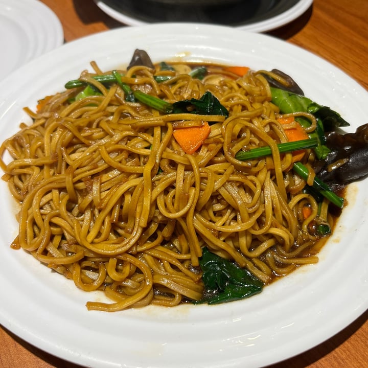 photo of R&J Cosy Corner (Zi Zai Vegetarian) Fried ee fu noodles shared by @ziggyradiobear on  11 Feb 2024 - review
