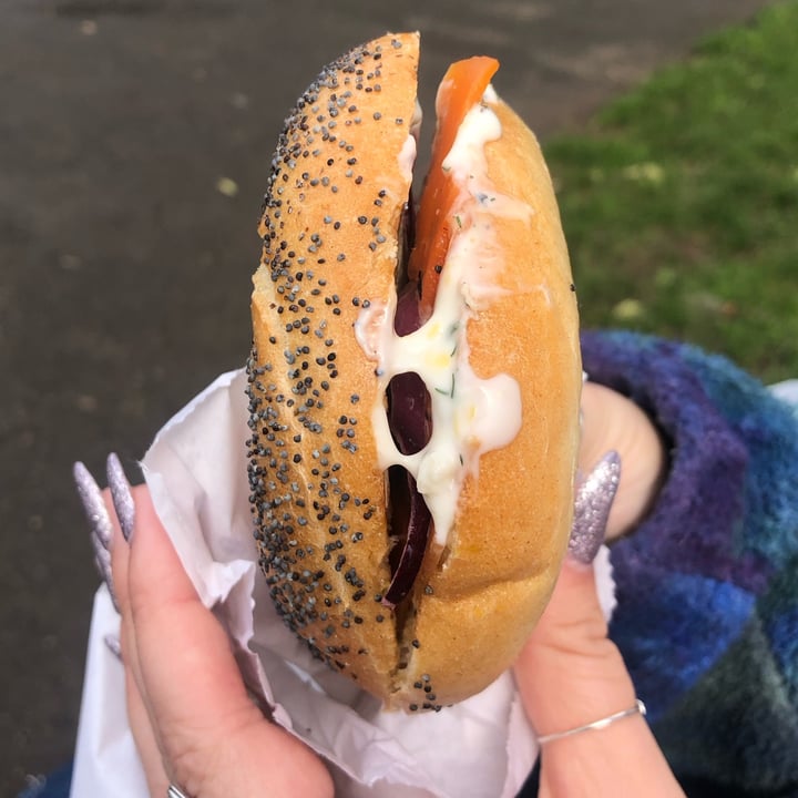 photo of The Green Goose Salmon & Cream Cheese Bagel shared by @brandonthefruit on  11 Apr 2024 - review