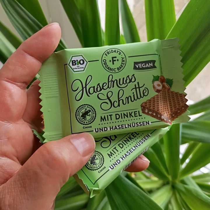 photo of Friday's Organic Bakery Haselnuss Schnitte shared by @gwenda on  21 Apr 2024 - review