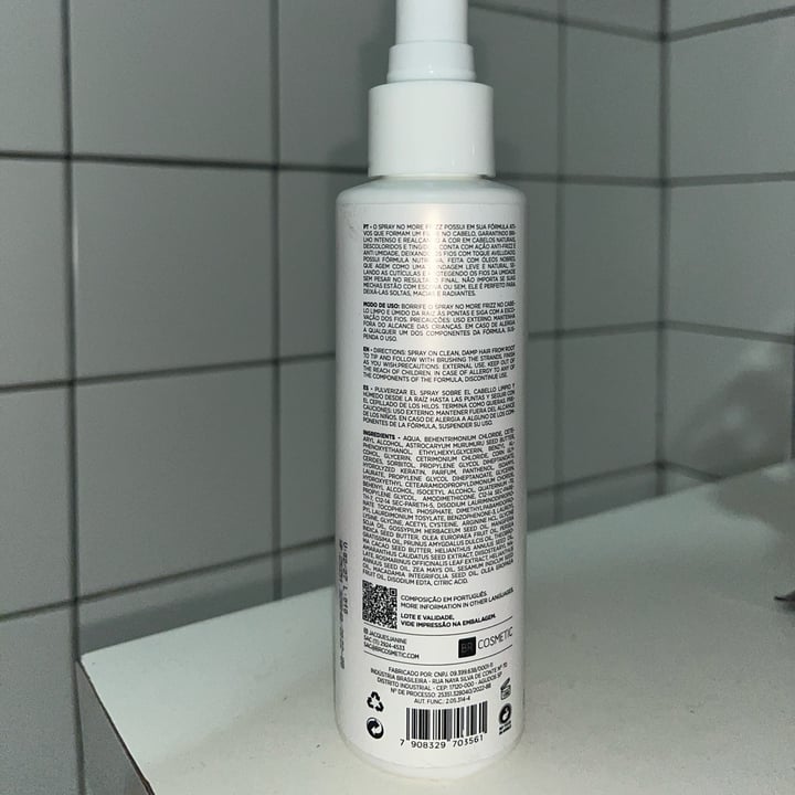 photo of Jacques Janine no more frizz spray anti-friz shared by @aclara on  23 Jul 2024 - review