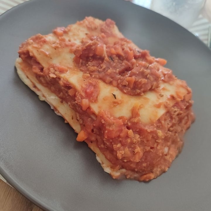 photo of Vemondo Vegan Lasagna shared by @flouredfingers on  22 Apr 2024 - review