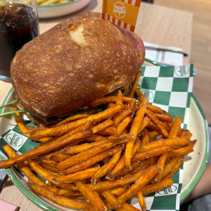 photo of Neat Burger Milano | Merlata Bloom Cali Chick’n Club shared by @mykemical on  20 Apr 2024 - review