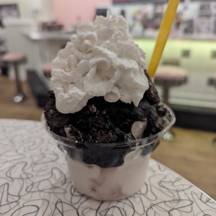 photo of Pav’s Creamery Vegan Sundae shared by @mollygoesveg on  24 Jan 2024 - review