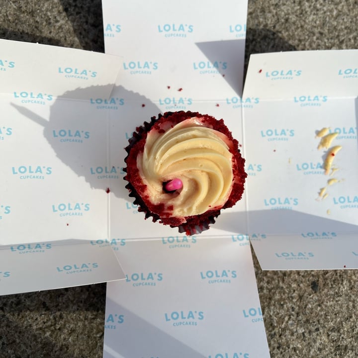 photo of Lola's Cupcakes Kingston Upon Thames Vegan Red Velvet Cupcake shared by @gingerbreadrhea on  26 Apr 2024 - review