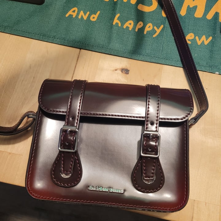 photo of Dr. Martens Bolso Bandolera Vegano Dr Marteens shared by @cliocre on  10 Jan 2024 - review