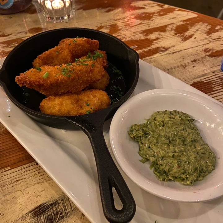 photo of MeeT in Yaletown Mozza Tenders shared by @veggie-meg on  26 Jan 2025 - review