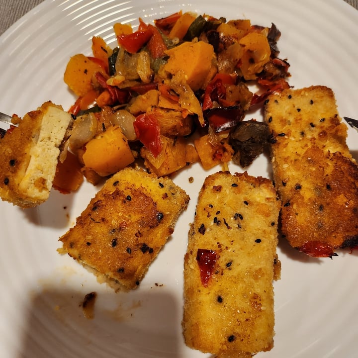 photo of Casa Vegana Tofu crispy con vegetales shared by @morenoaye on  18 Aug 2023 - review