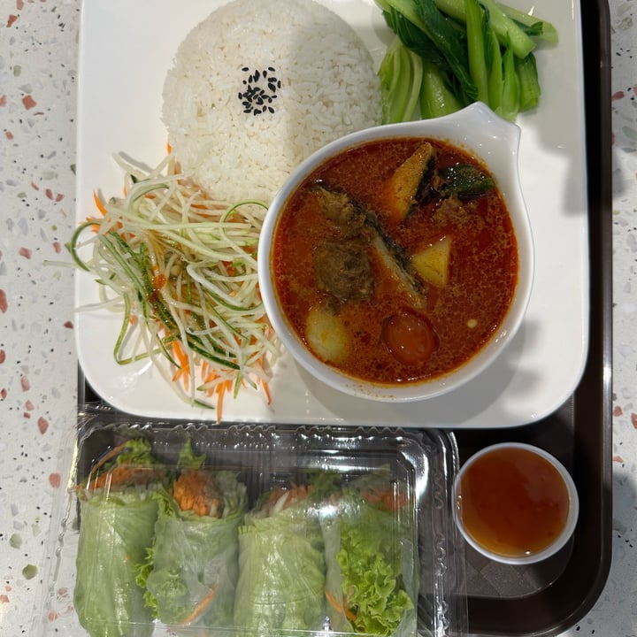 photo of Veggie House Centerpoint一芳 热 @ Centerpoint Curry Fish Rice shared by @jas-veg on  02 Aug 2024 - review