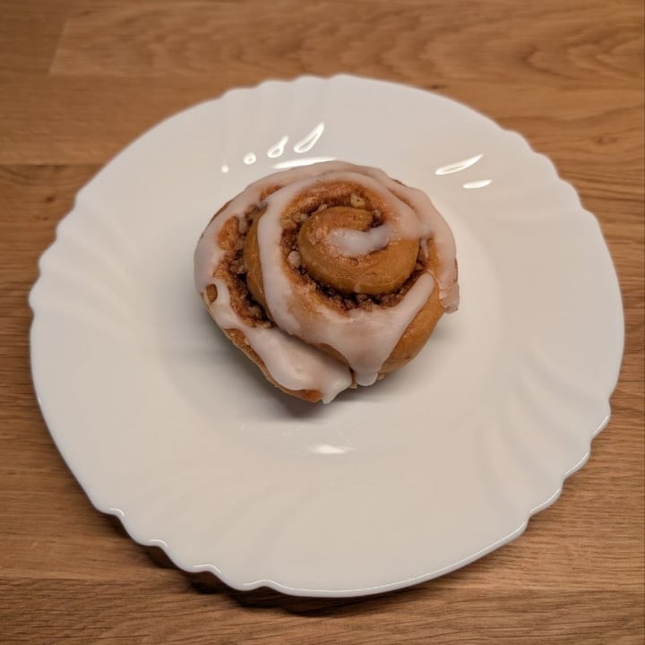 photo of La Bottega di Mirtilla Cinnamon bun alle nocciole shared by @giovannieugenio on  10 Mar 2025 - review