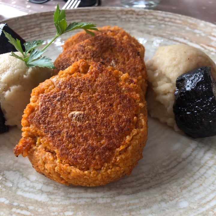 photo of Tompos Restaurant Vegan Millet Balls With Parsnip Purèe, Marinated And Roasted Beetroot shared by @zsuz on  26 Apr 2024 - review
