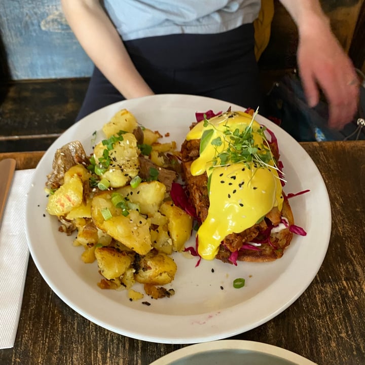 photo of revelstoke café BBQ Jackfruit Benny shared by @ryanleys on  15 May 2024 - review