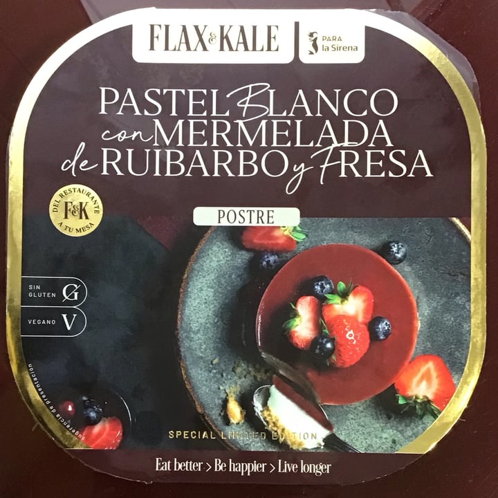 photo of Flax & Kale Pastel blanco con mermelada de ruibarbo y fresa shared by @elyqs on  17 Sep 2023 - review