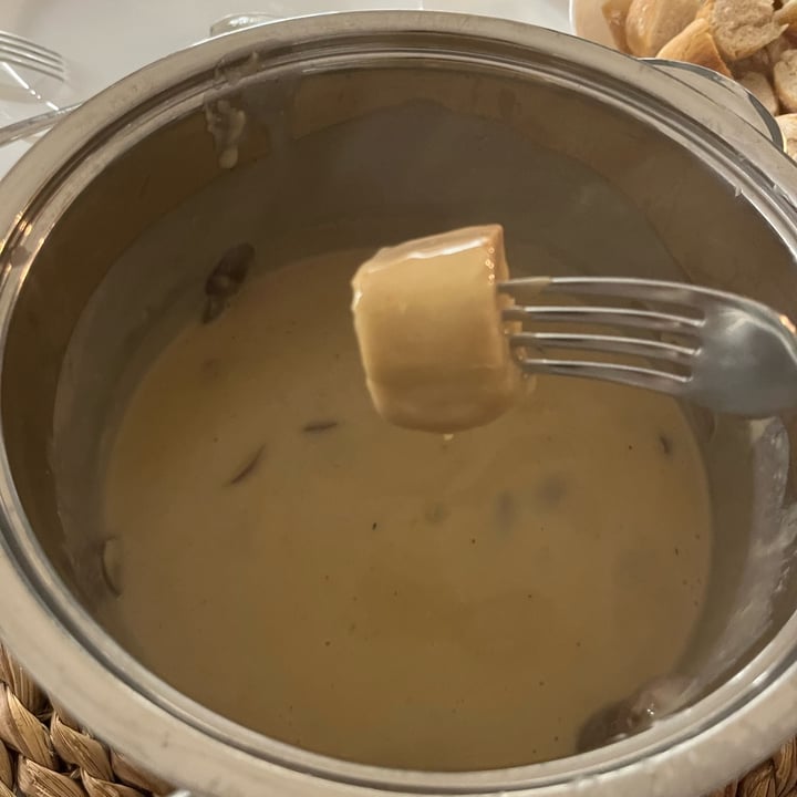 photo of New Roots Fondue Vegan shared by @pattini on  15 Oct 2023 - review