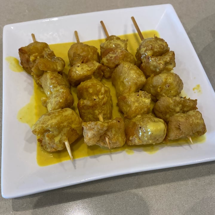 photo of Loving Hut Vegan Soy Chicken Satay Skewers shared by @blacklilyleaf on  03 Apr 2024 - review