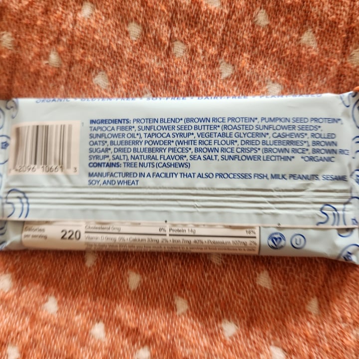 photo of Aloha organic blueberry protein bar shared by @rosieb33 on  10 Apr 2025 - review