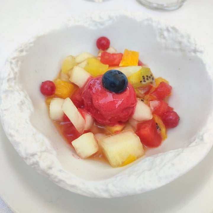 photo of Restaurant Es Portió Macedonia de fruita amb sorbet de gerds shared by @veggievallde on  17 Aug 2025 - review