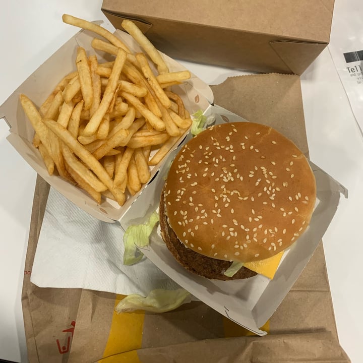 photo of McDonald's McPlant Meal shared by @beckyallott on  04 Sep 2023 - review