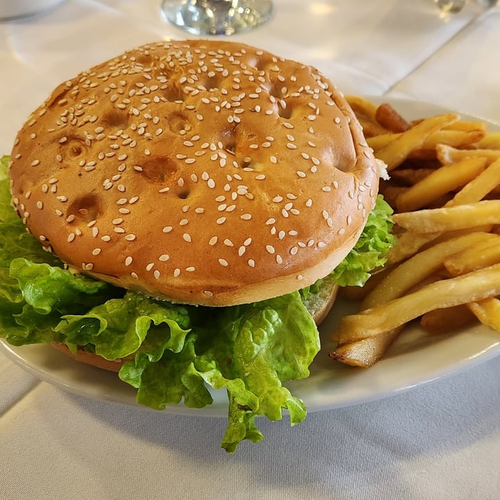 photo of Cervecería Modelo Hamburguesa Vegana shared by @ines1989 on  19 Aug 2023 - review