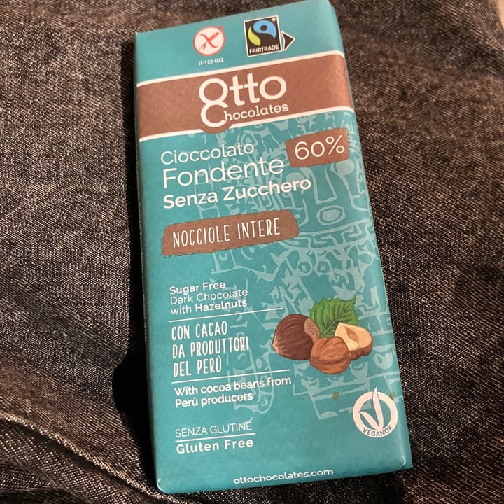 photo of Otto chocolates Cioccolato Fondente Con Nocciole shared by @giulz on  26 Mar 2024 - review