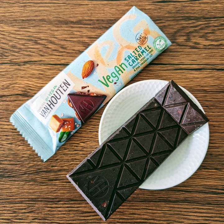 photo of Van Houten Vegan Salted Caramel Dark Chocolate shared by @stevenneoh on  26 Apr 2024 - review