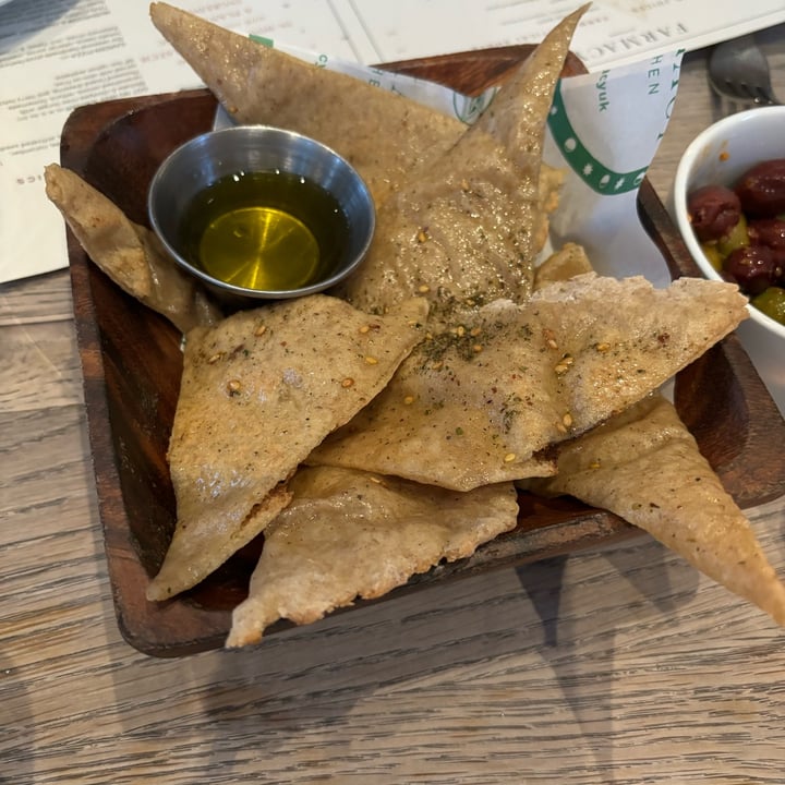 photo of Farmacy Ancient Grain GF Flatbread shared by @bolpar12 on  06 May 2024 - review
