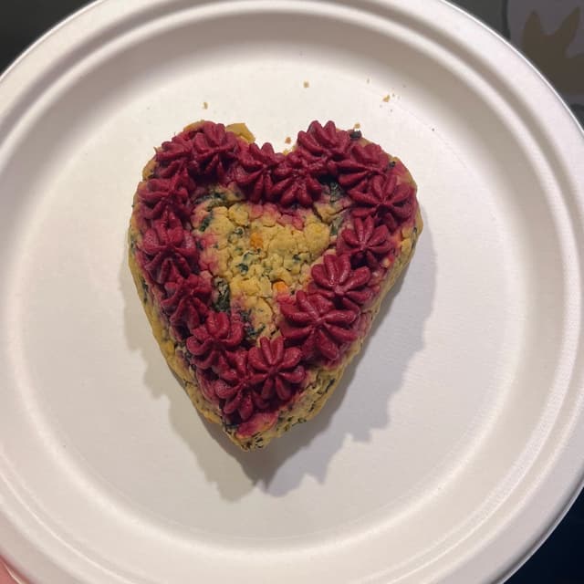 Photo of the dish “Burger del cuore con salsa rosa alle nocciole”