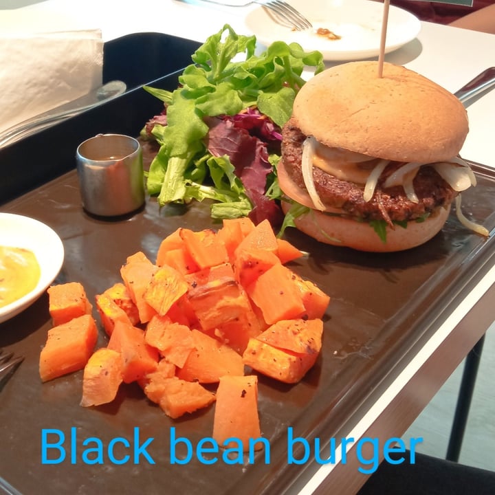 photo of iVegan (i12 Katong) Black Bean Burger Set shared by @zarreen on  23 Dec 2023 - review