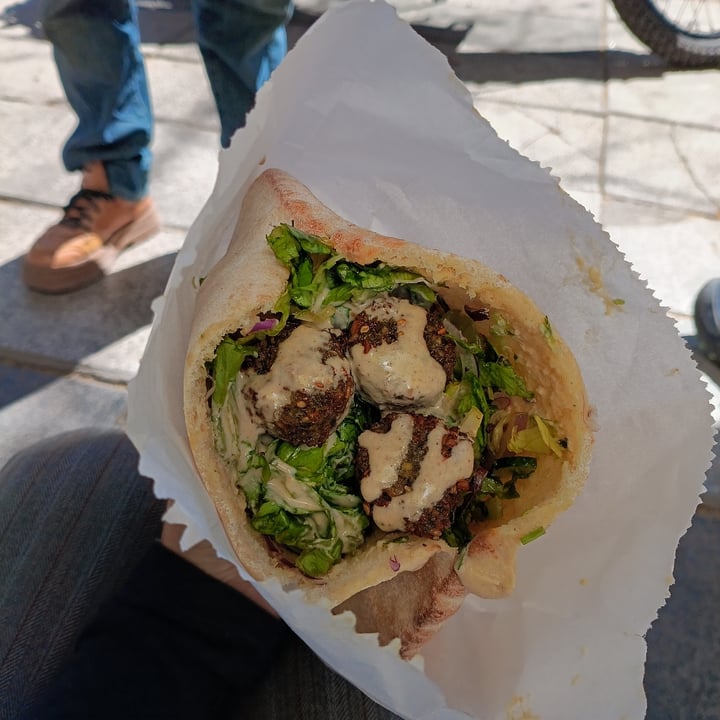 photo of Falafelandia sanguche de falafel shared by @veganizandomed on  13 Sep 2025 - review
