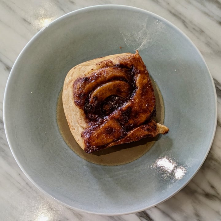 photo of slow bakes Cinnamon bun shared by @xinru-t on  11 Dec 2023 - review