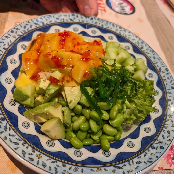 photo of Nami Sushi Lommel Vegan poké bowl shared by @vganbeast on  01 May 2024 - review