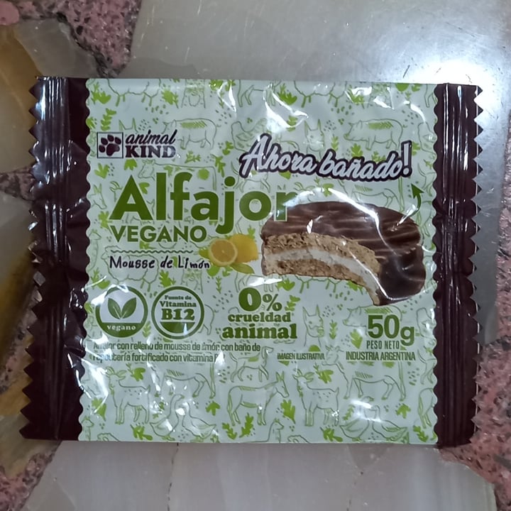 photo of Animal kind Alfajor mousse de limón bañado en chocolate shared by @-fa on  28 May 2024 - review