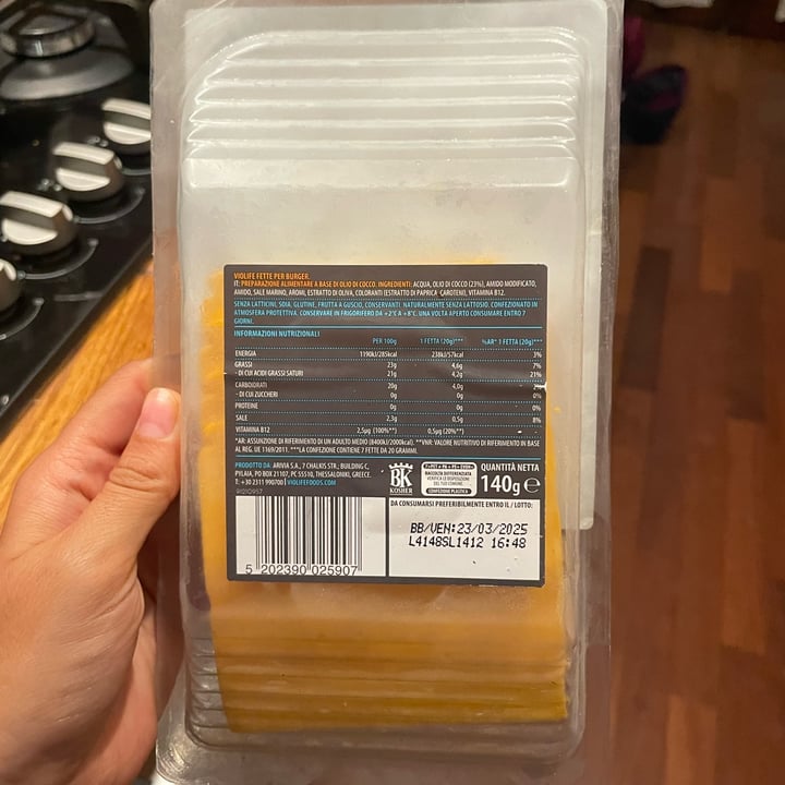 photo of Violife Fette per burger shared by @emmapecci on  09 Jul 2024 - review