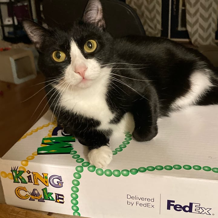 photo of Breads On Oak King cake filled with cream shared by @lion1518 on  16 Jul 2025 - review
