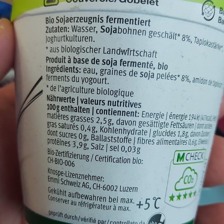 photo of Migros V-Love Plant Based Soja shared by @lucthelucky on  08 Feb 2024 - review