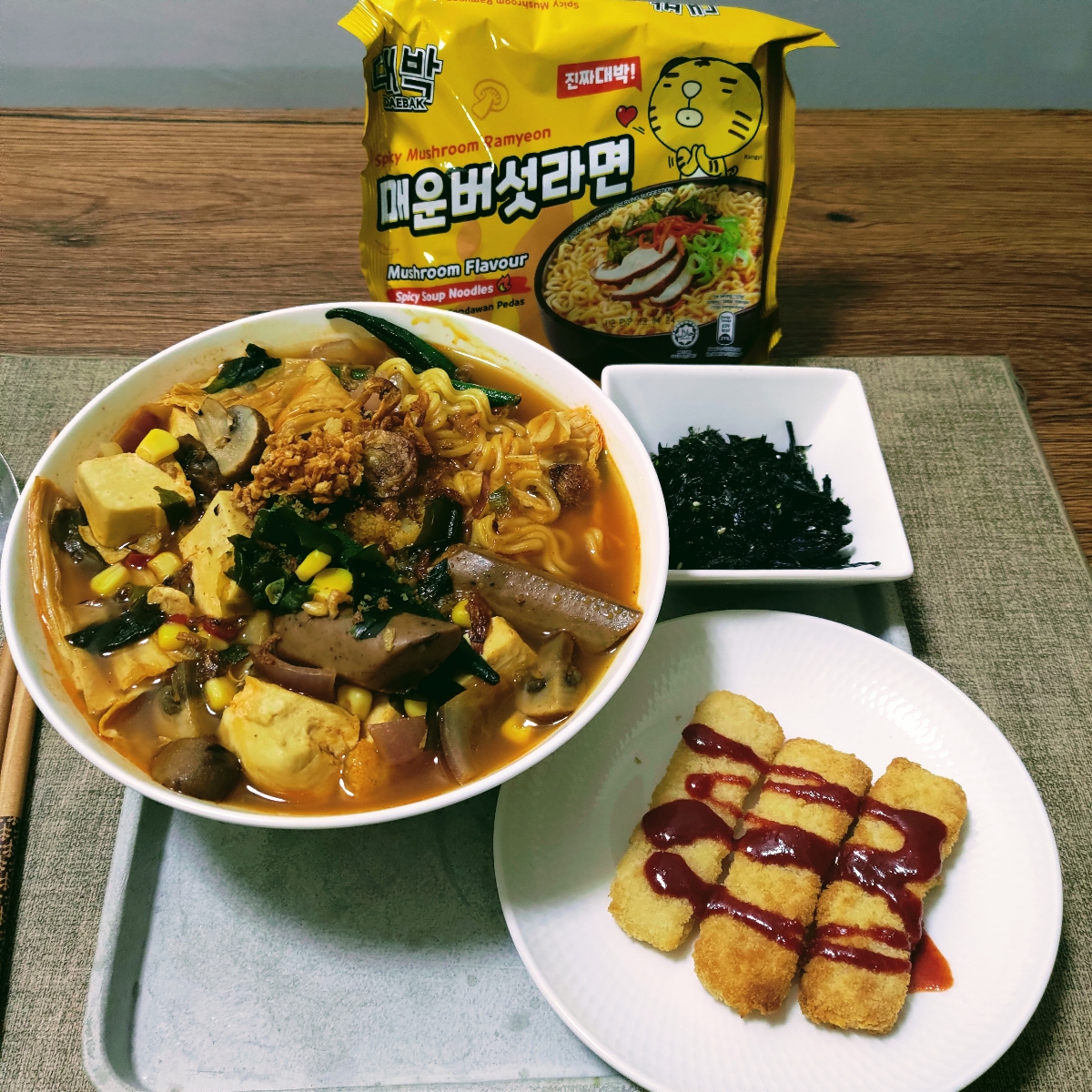 Spicy Mushroom Ramyeon from Daebak - Vegan Product Reviews & Ratings ...